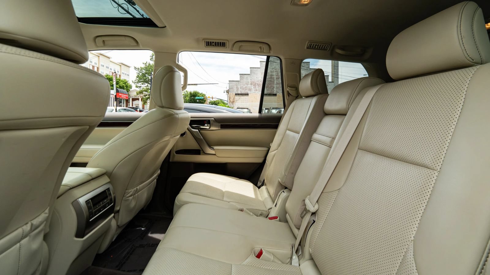 Used 2018 Lexus GX 460 Luxury AWD/4WD image 28