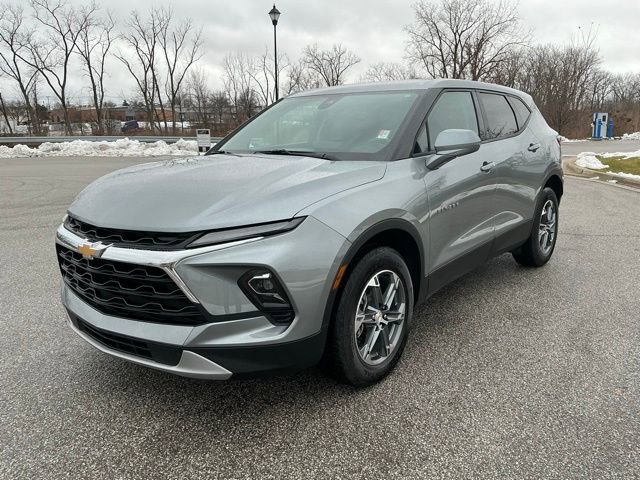 Used 2025 Chevrolet Blazer LT image 3