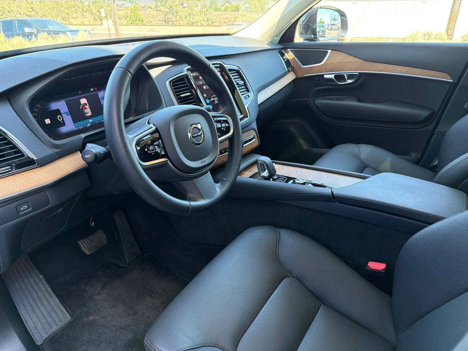 Used 2025 Volvo XC90 B6 Plus AWD/4WD image 20