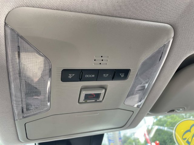 Used 2023 Toyota RAV4 LE AWD/4WD image 27