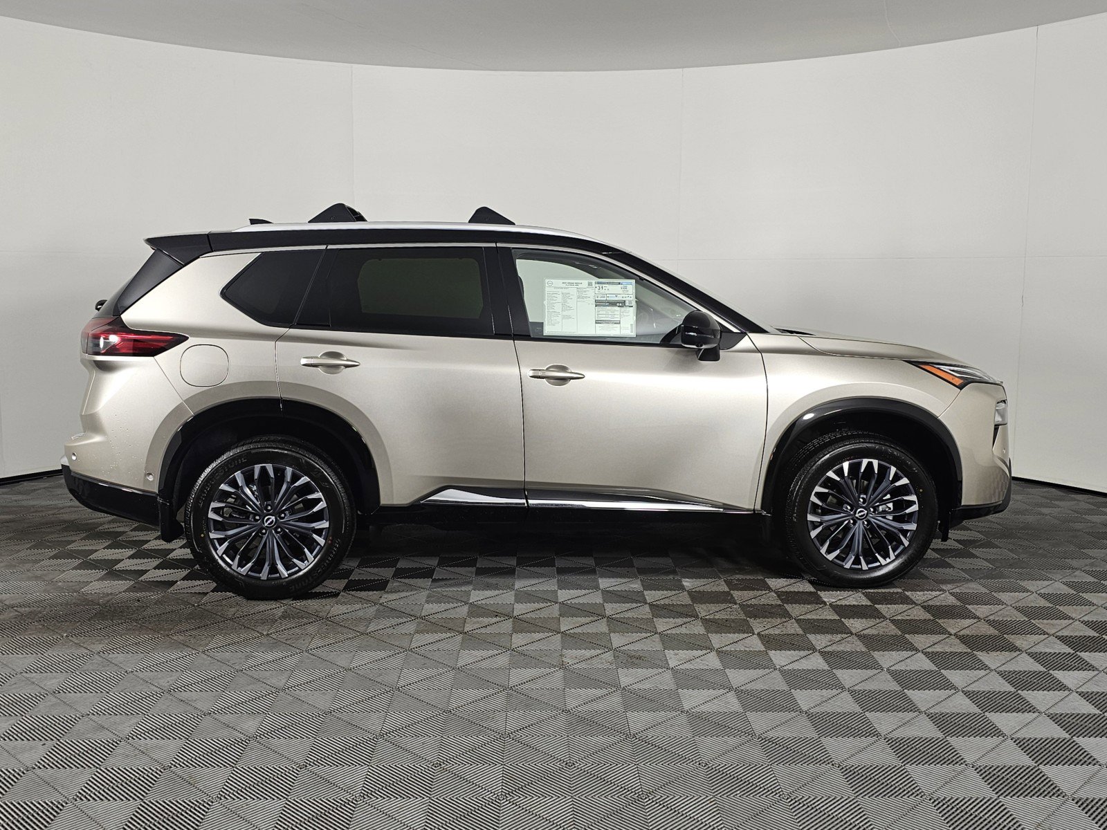 New 2026 Nissan Rogue Platinum image 2