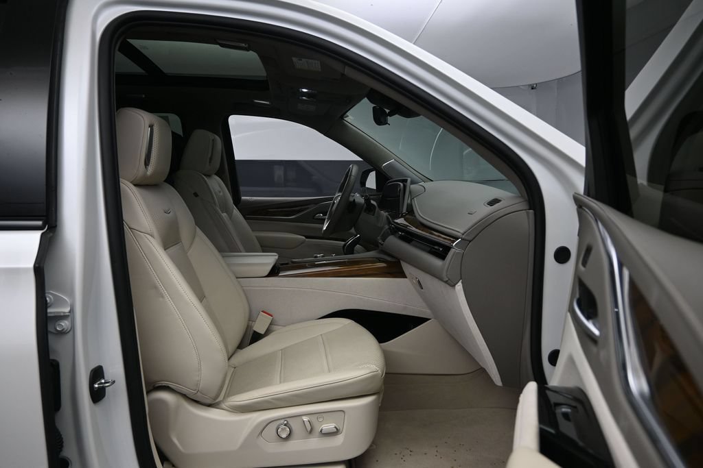 Used 2024 Cadillac Escalade ESV Sport Platinum AWD/4WD image 30