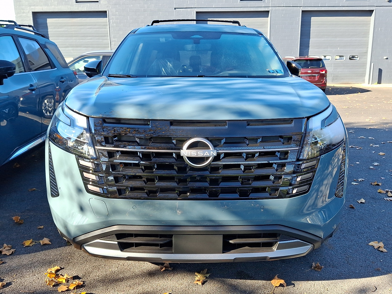 New 2026 Nissan Pathfinder Platinum AWD/4WD image 2