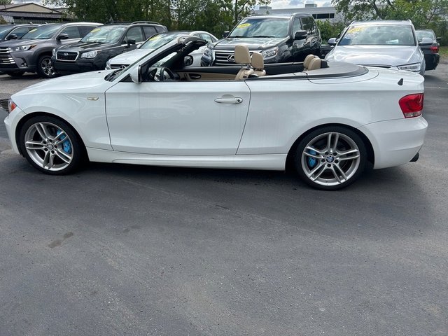 Used 2012 BMW 135i Convertible image 2