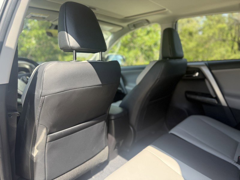 Used 2018 Toyota RAV4 Platinum image 15