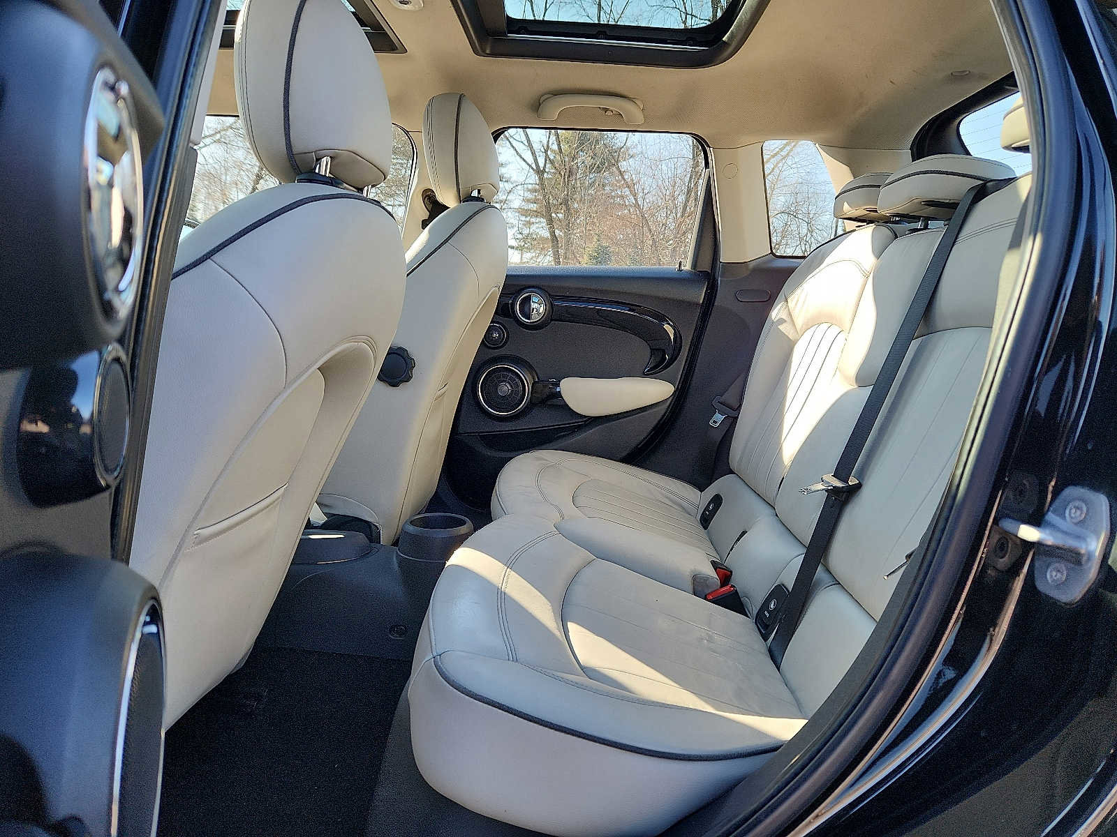 Used 2016 MINI Cooper S w/ Premium Package image 10