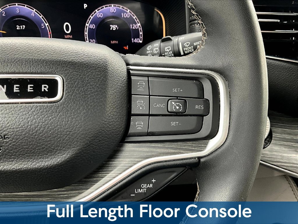 Used 2024 Jeep Wagoneer L Series III w/ Flexible Seating Group AWD/4WD image 16