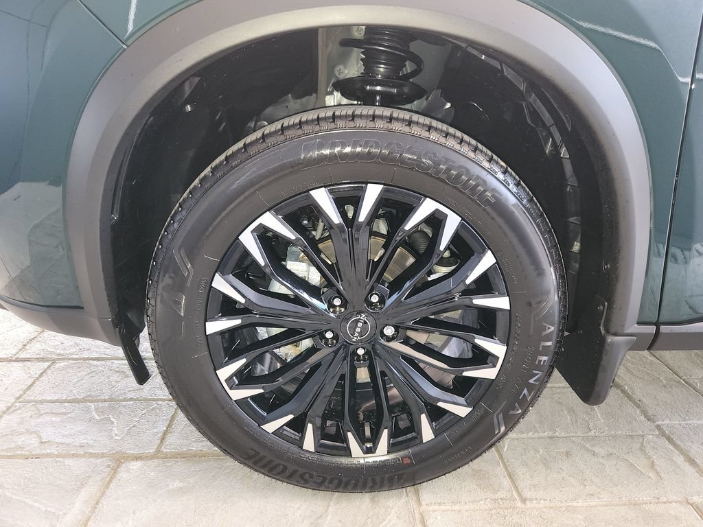 Certified 2026 Nissan Rogue Dark Armor FWD image 32