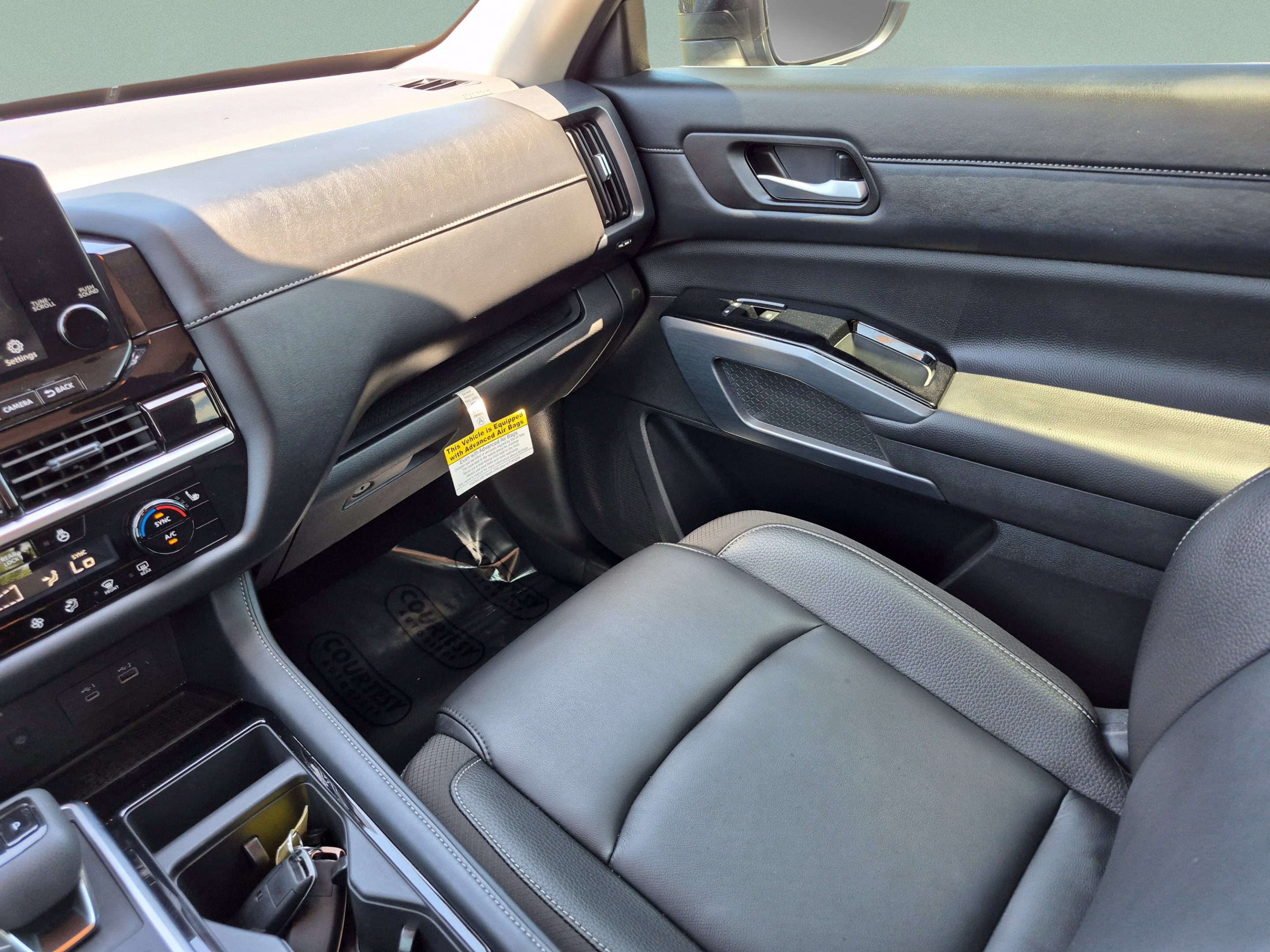Certified 2025 Nissan Pathfinder SL FWD image 16