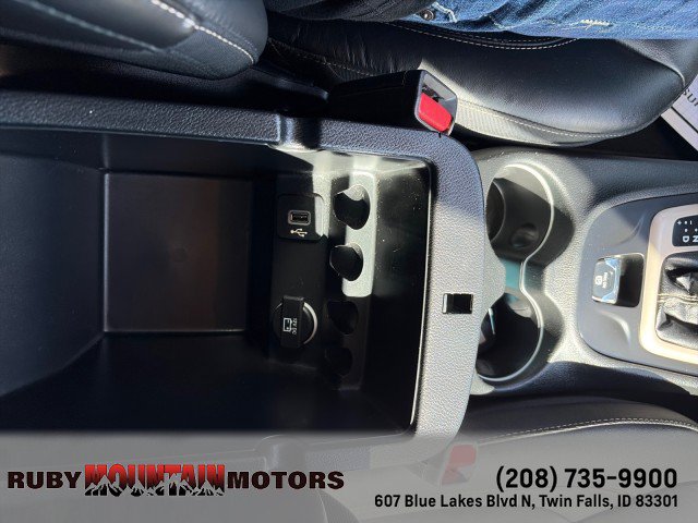 Used 2018 Jeep Cherokee Limited AWD/4WD image 23