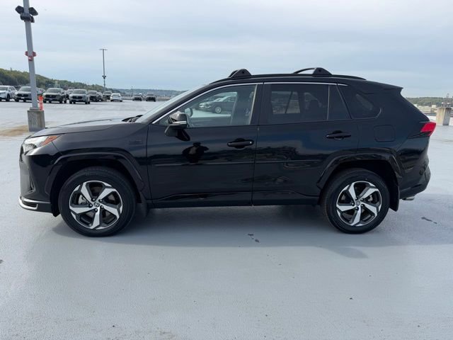 Used 2022 Toyota RAV4 SE w/ Weather & Moonroof Package AWD/4WD image 6