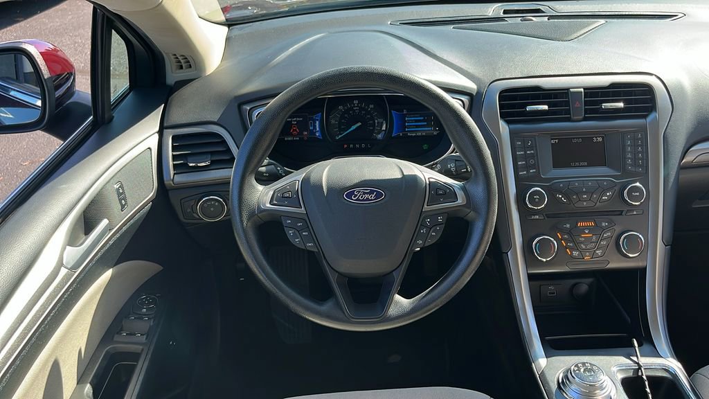 Used 2017 Ford Fusion S image 28