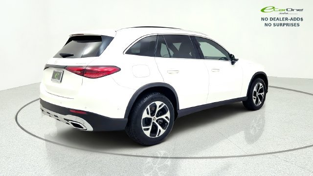 Used 2025 Mercedes-Benz GLC 350e 4MATIC image 9