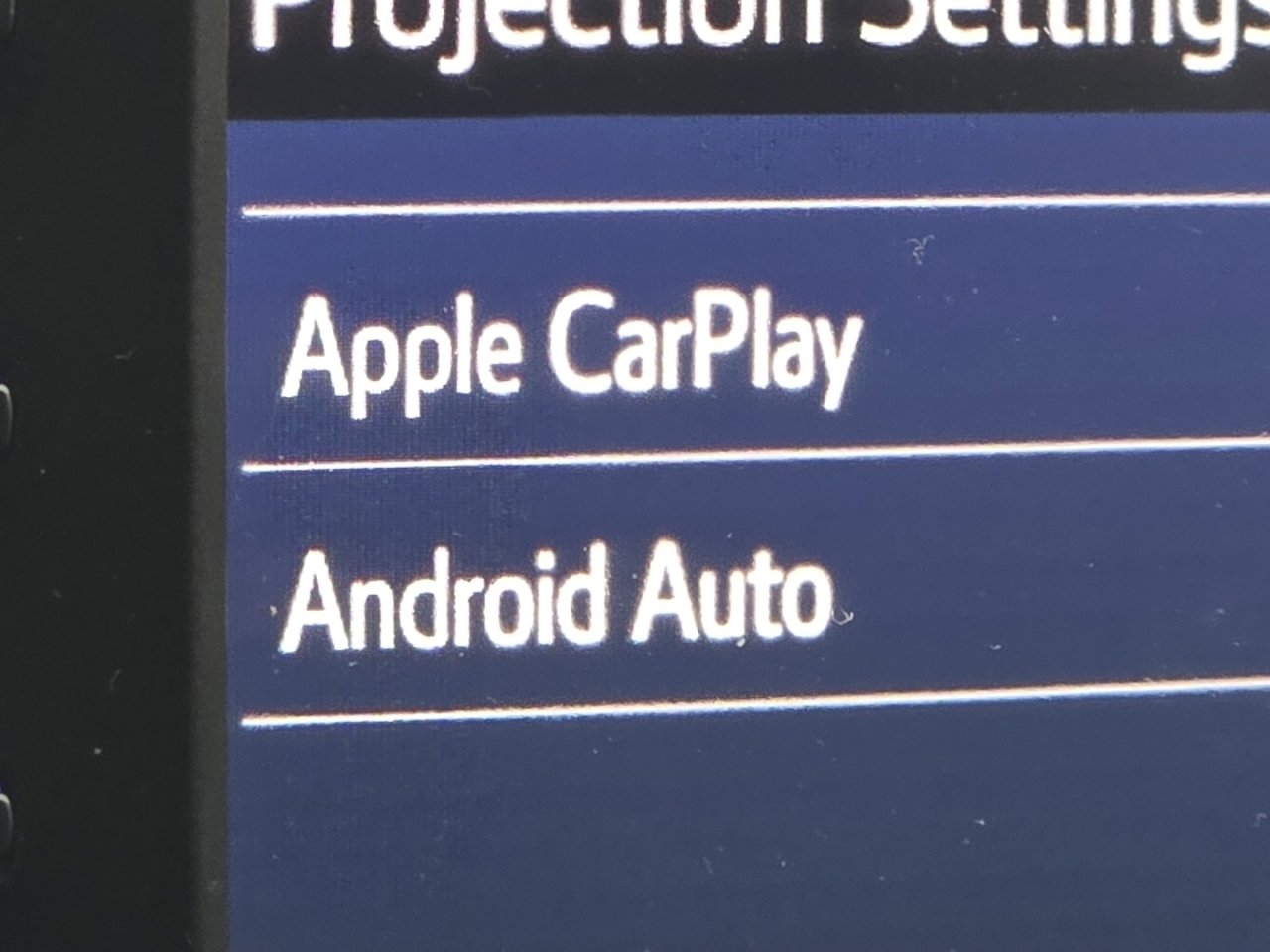 Used 2020 Toyota RAV4 LE image 4