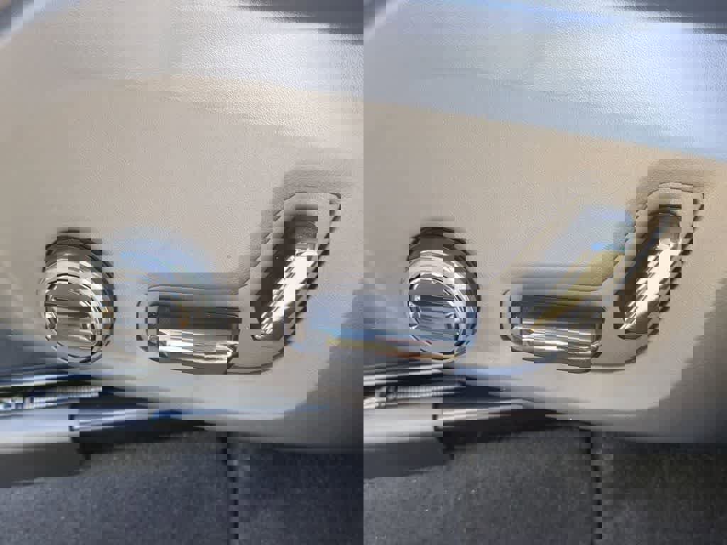 New 2026 Volvo XC60 B5 Plus w/ Protection Package Premier image 16