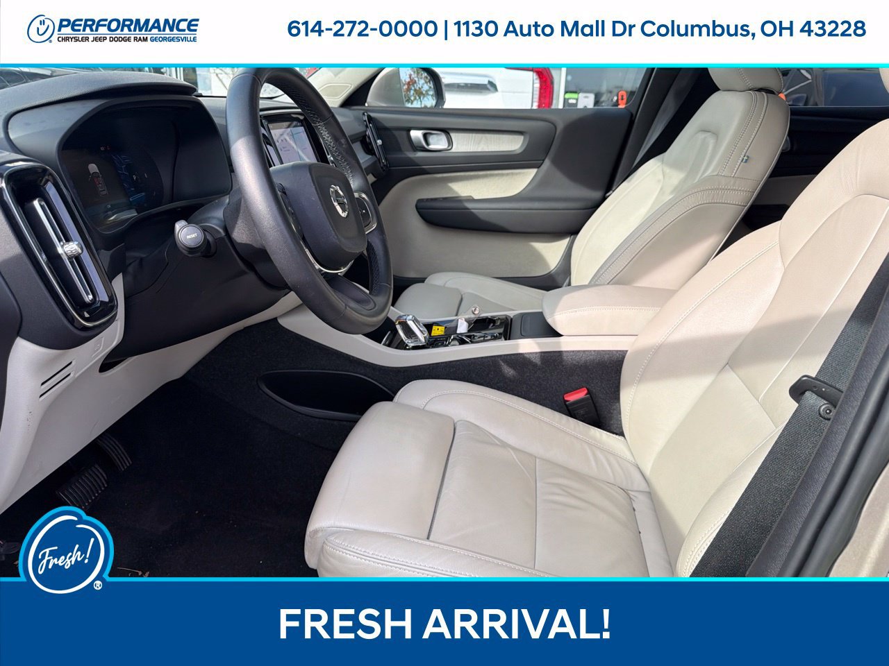 Used 2023 Volvo XC40 B5 Plus AWD/4WD image 15