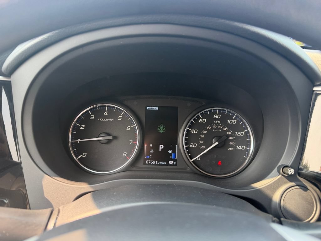 Used 2020 Mitsubishi Outlander SE AWD/4WD image 16