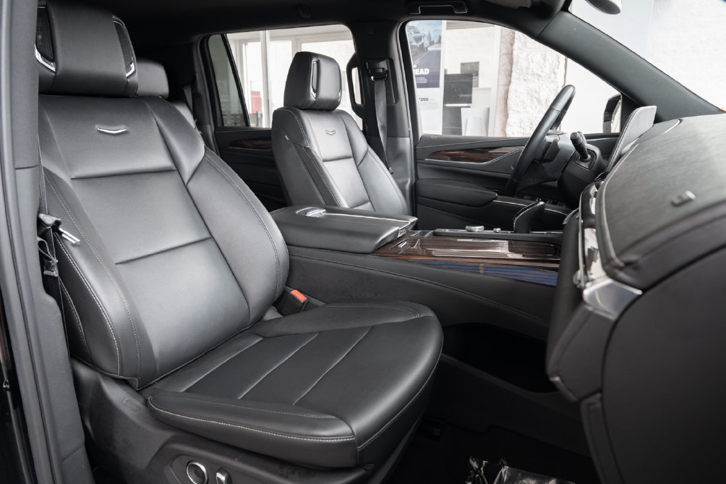 Used 2023 Cadillac Escalade ESV Luxury RWD image 44