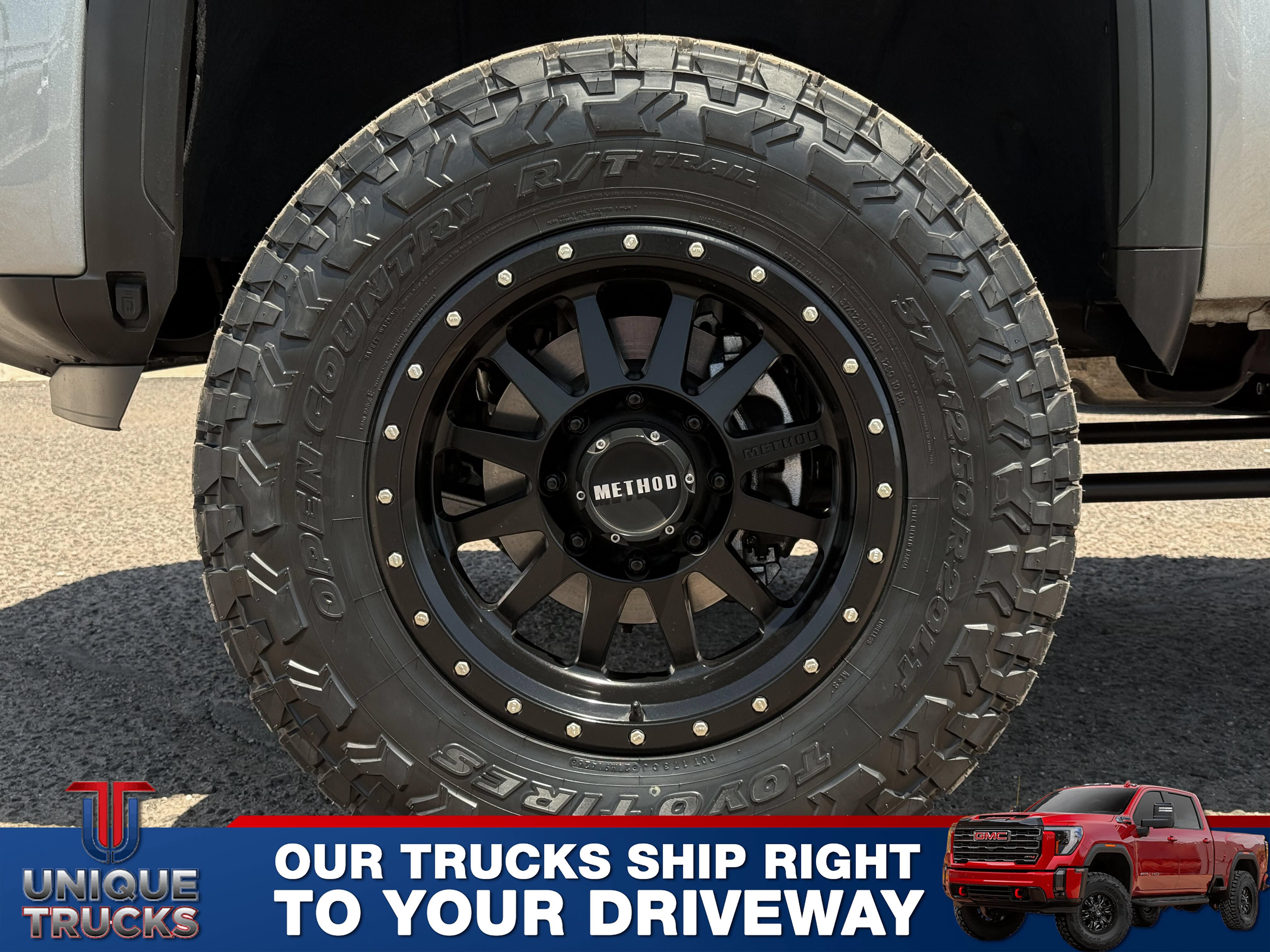 Used 2024 GMC Sierra 2500 AT4 w/ AT4 Preferred Package AWD/4WD image 13