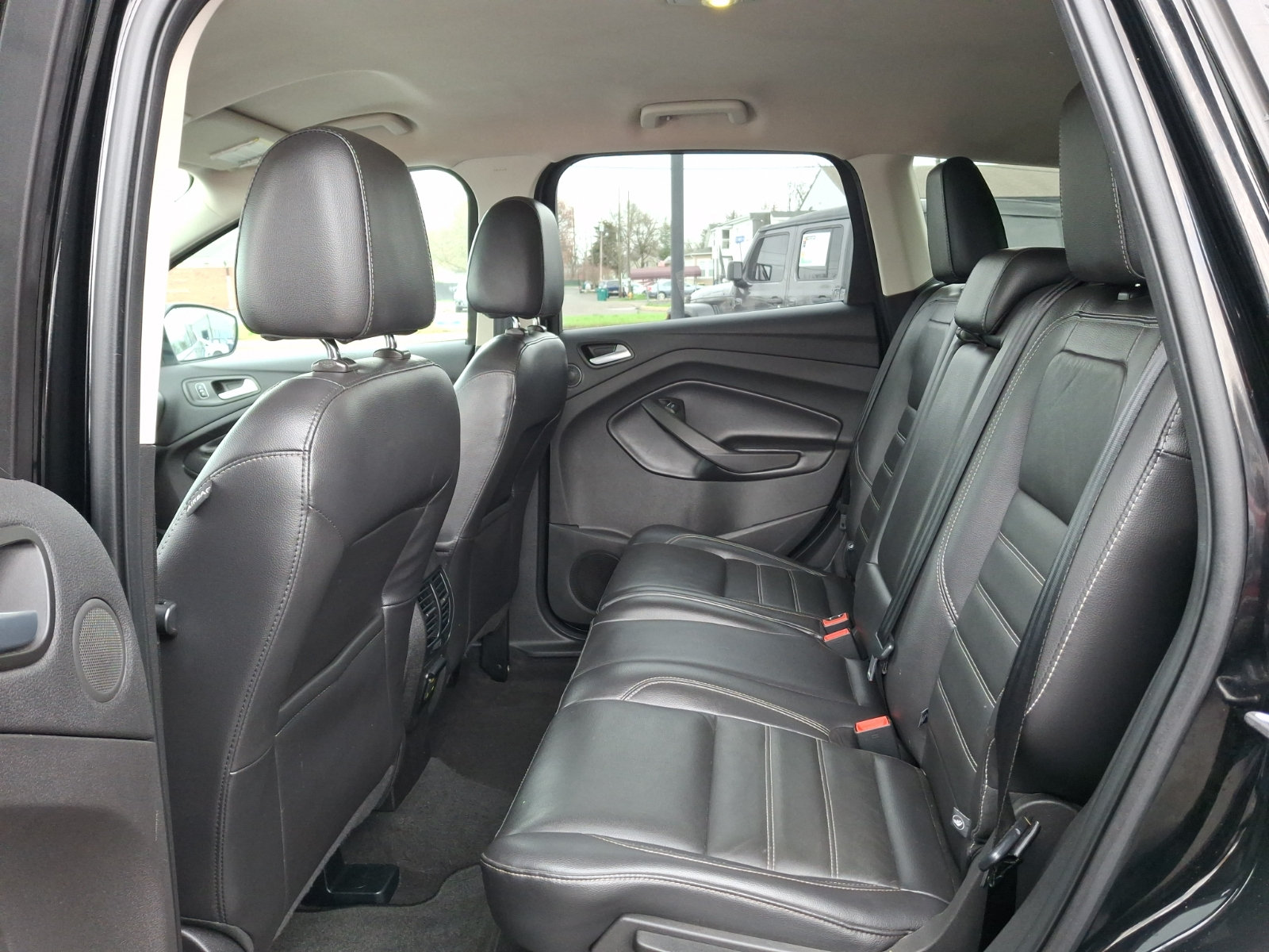 Used 2017 Ford Escape SE w/ SE Leather Comfort Package AWD/4WD image 10
