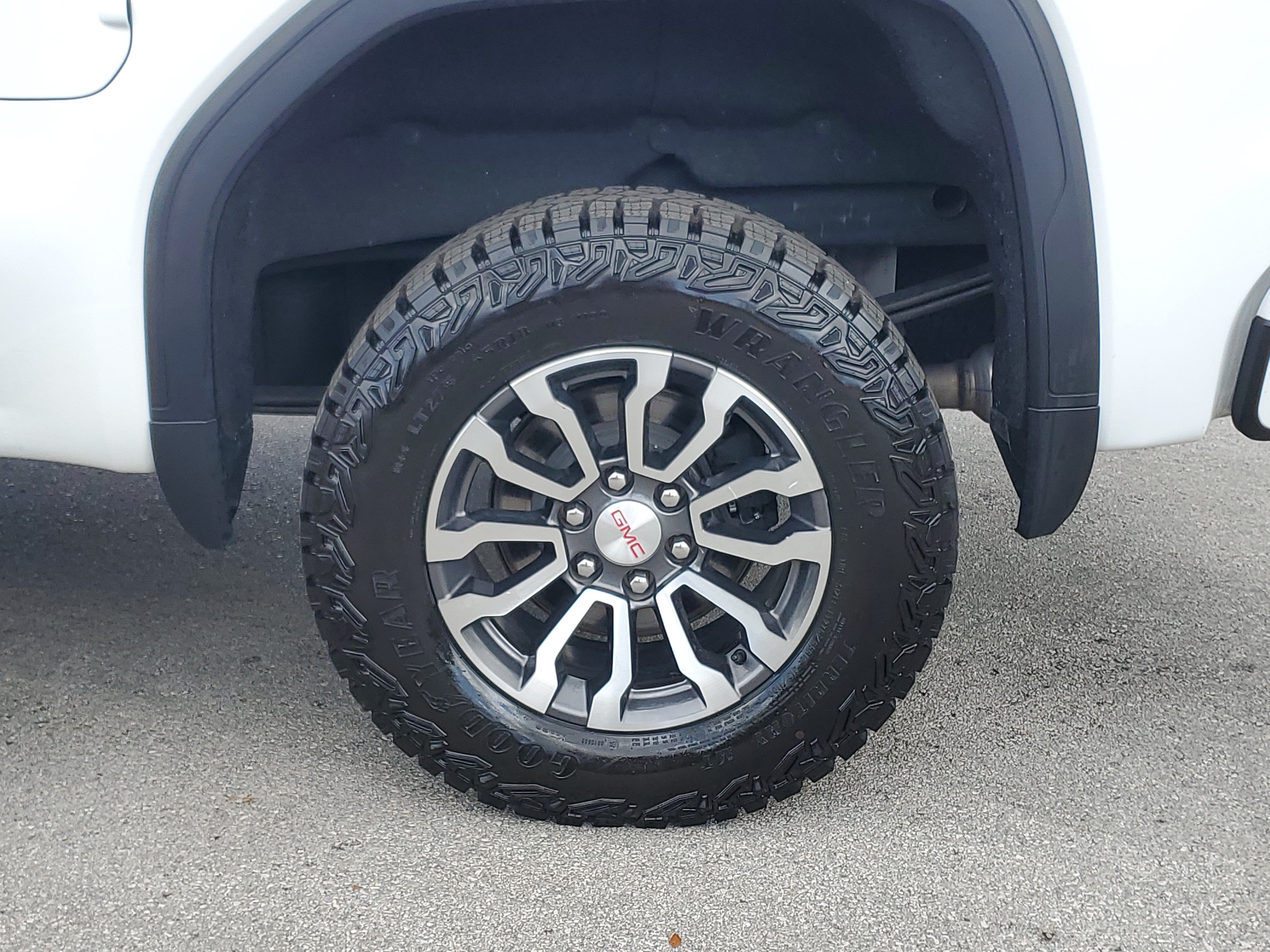 Used 2020 GMC Sierra 1500 AT4 w/ AT4 Premium Package AWD/4WD image 34