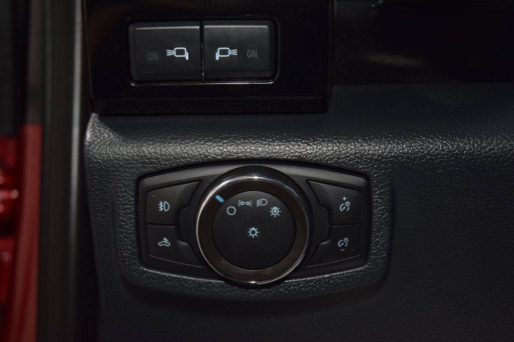 Used 2022 Ford F250 Lariat w/ Black Appearance Package AWD/4WD image 36