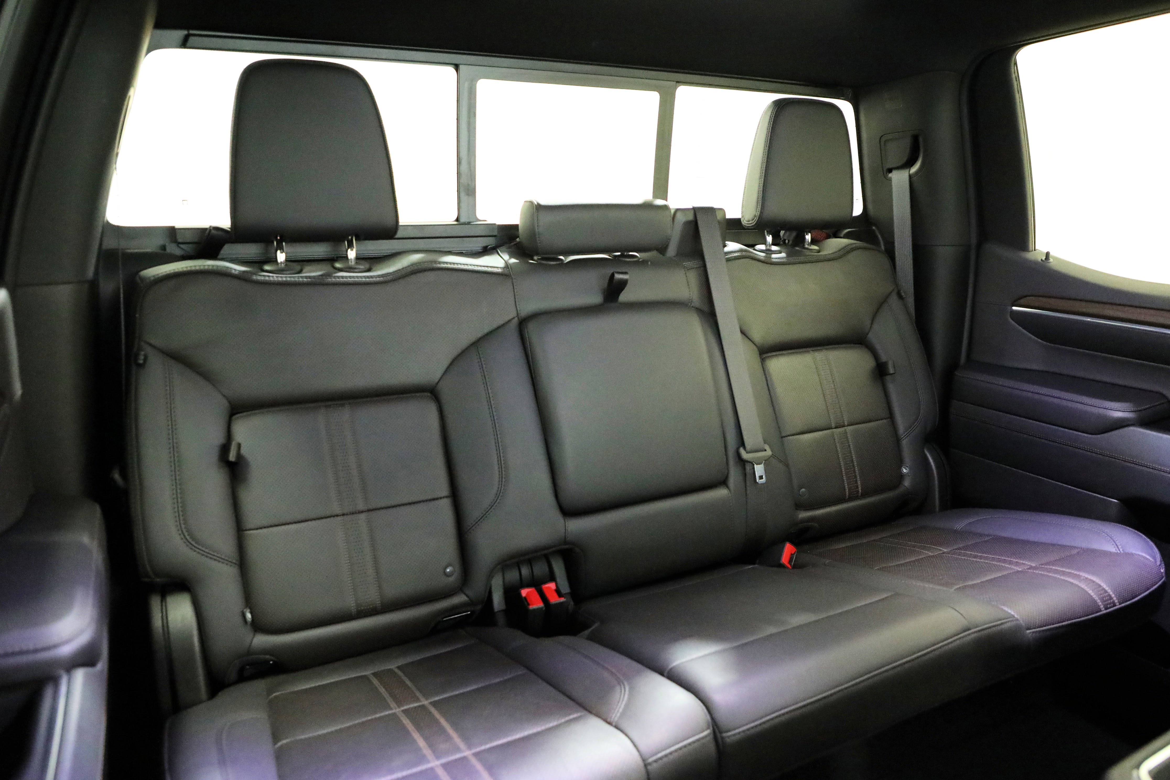 Certified 2024 Chevrolet Silverado 1500 High Country w/ Technology Package image 14