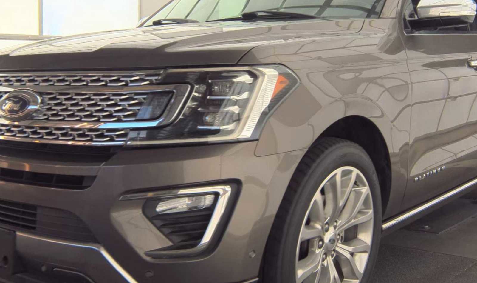 Used 2018 Ford Expedition Platinum image 32