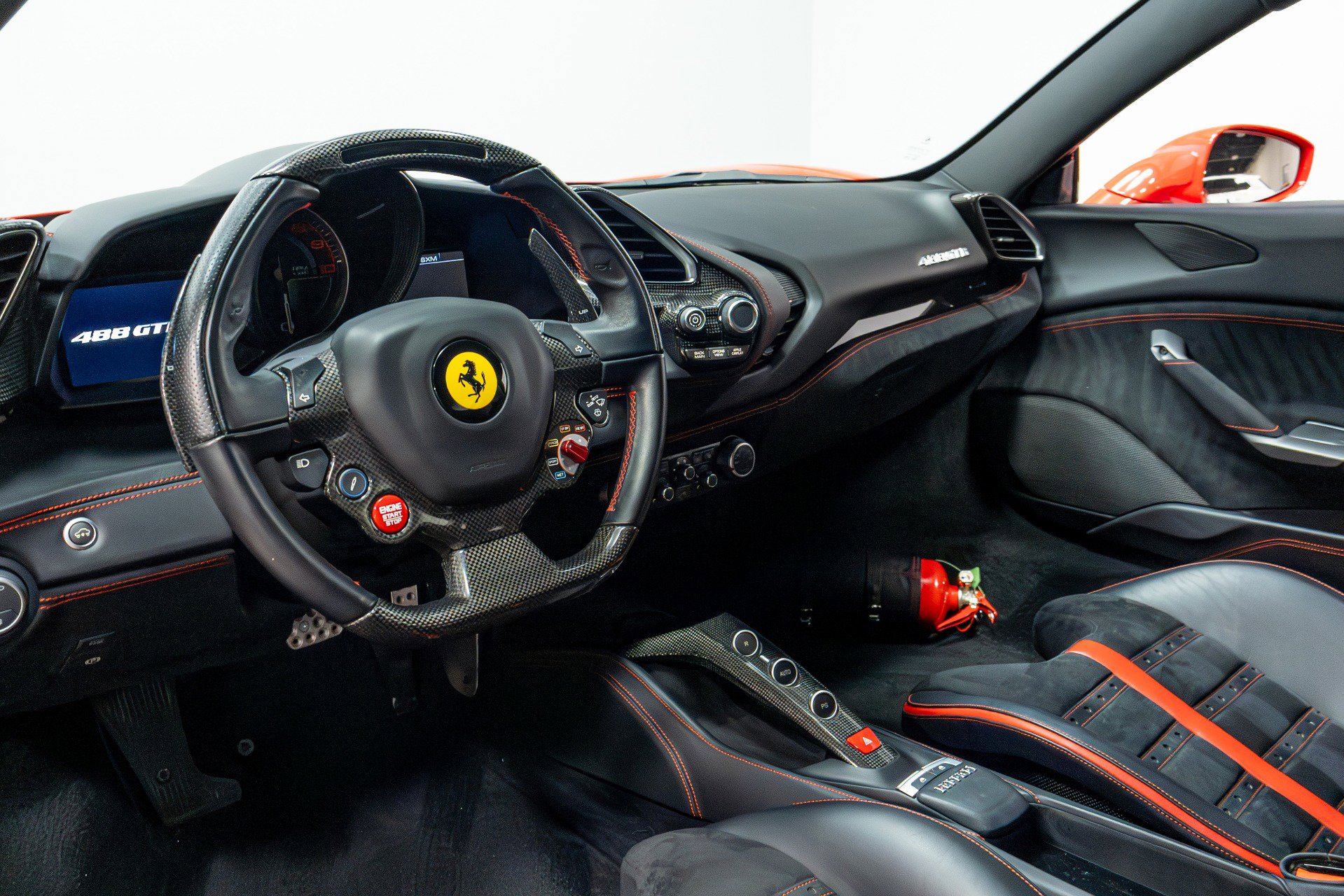 Used 2018 Ferrari 488 GTB RWD image 12