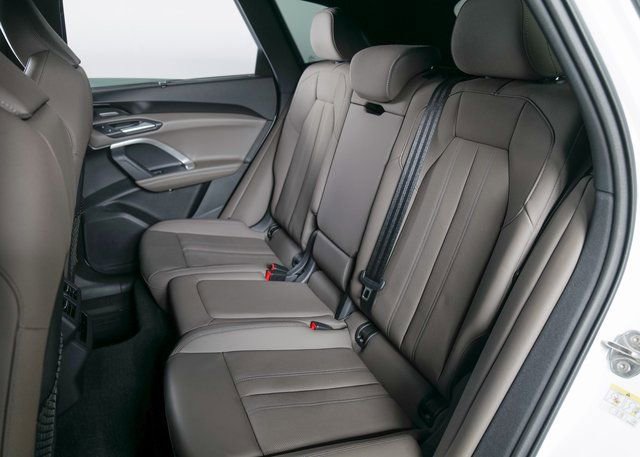 Certified 2025 Audi Q5 Premium Plus image 10