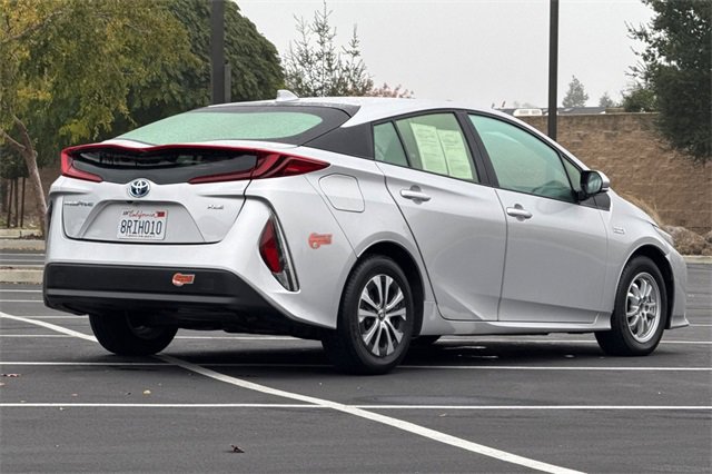 Used 2020 Toyota Prius Prime XLE image 5