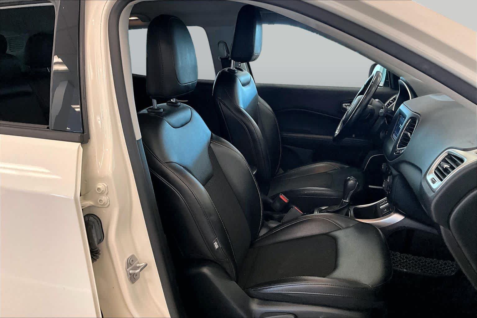 Used 2020 Jeep Compass Latitude FWD image 8