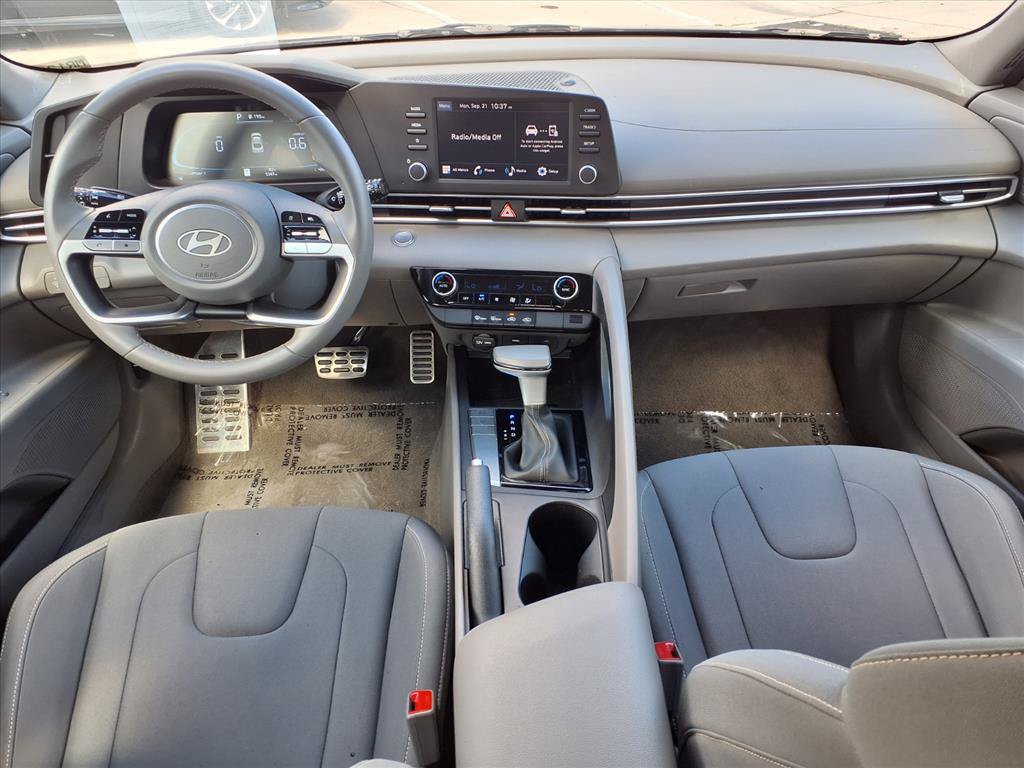 Used 2026 Hyundai Elantra Sport FWD image 14