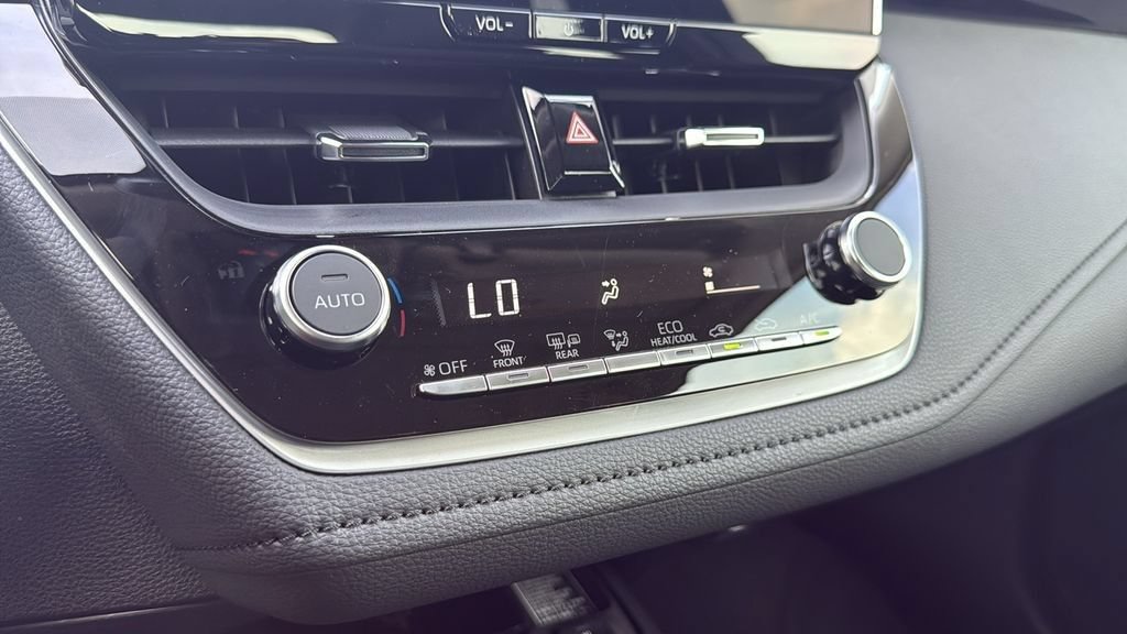 Used 2026 Toyota Corolla XLE FWD image 32