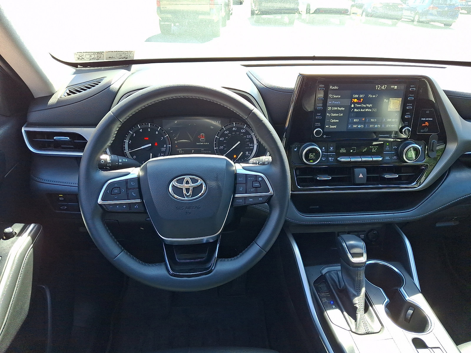 Used 2021 Toyota Highlander XLE image 14