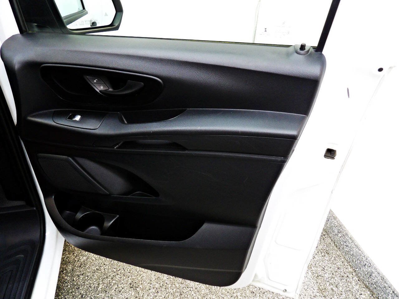 Used 2020 Mercedes-Benz Metris image 9