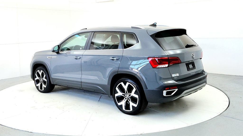 Used 2022 Volkswagen Taos SEL w/ Panoramic Sunroof Package AWD/4WD image 4