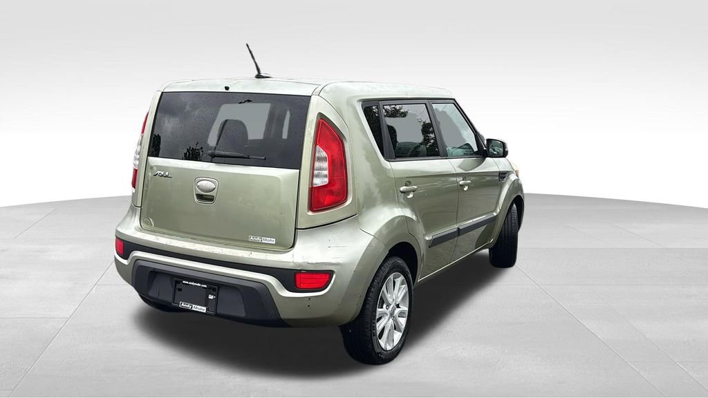 Used 2013 Kia Soul + FWD image 7