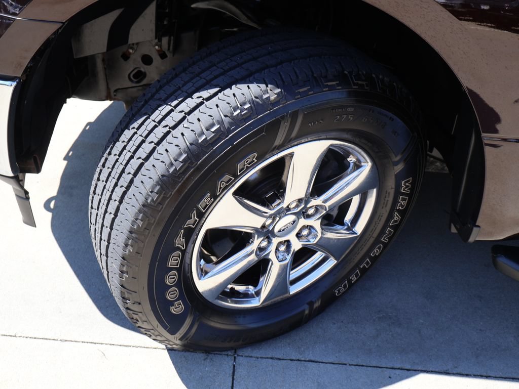 Used 2019 Ford F150 XLT w/ Equipment Group 302A Luxury AWD/4WD image 16
