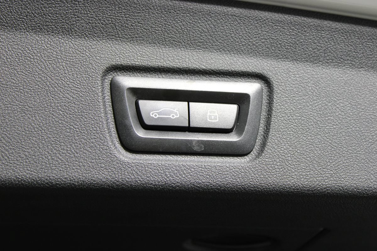 Used 2024 BMW i4 eDrive40 w/ M Sport Package RWD image 25