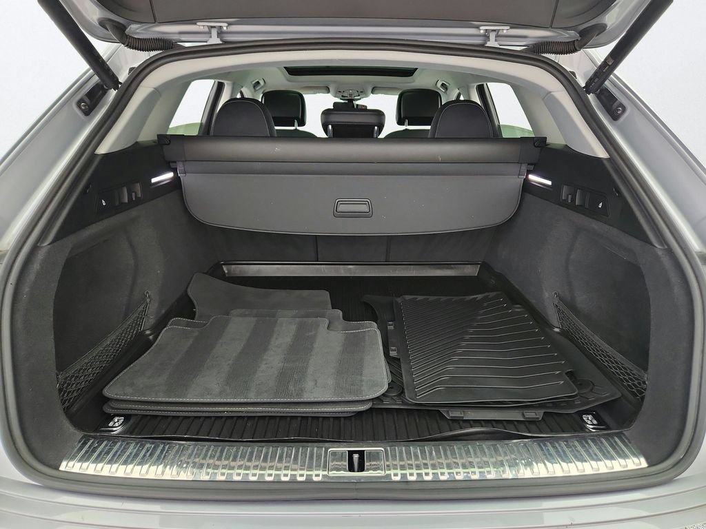 Used 2022 Audi e-tron Premium AWD/4WD image 35