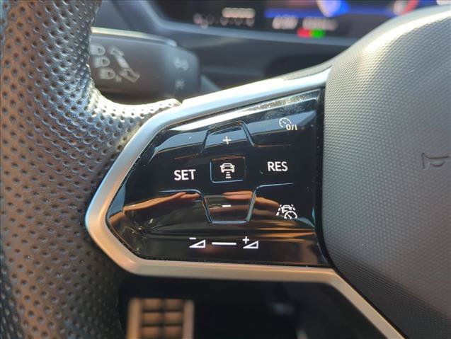 Used 2022 Volkswagen Tiguan SE R-Line FWD image 18