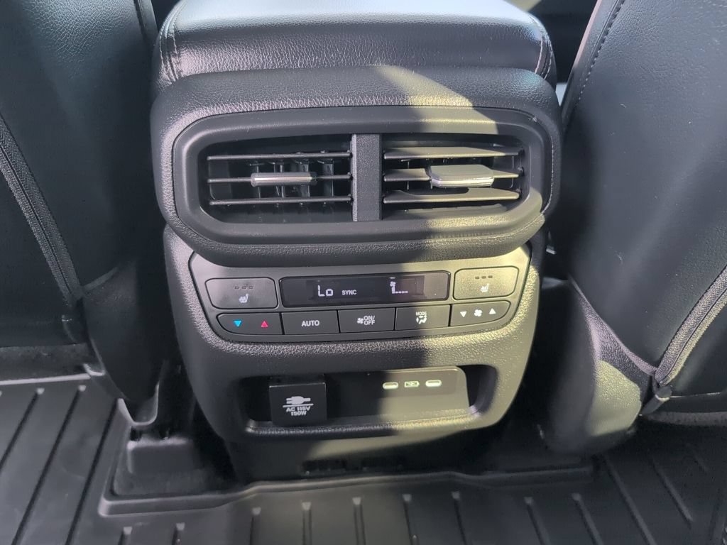 Used 2025 Honda Pilot Elite image 35