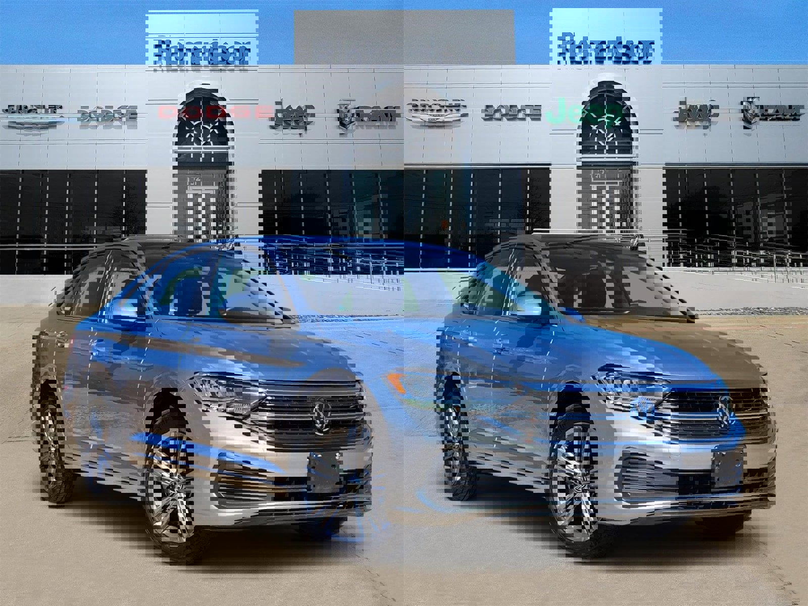 Used 2024 Volkswagen Jetta SE image 1