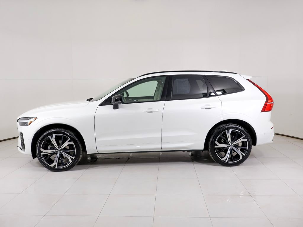 Used 2025 Volvo XC60 B5 Ultra w/ Protection Package Premier image 2