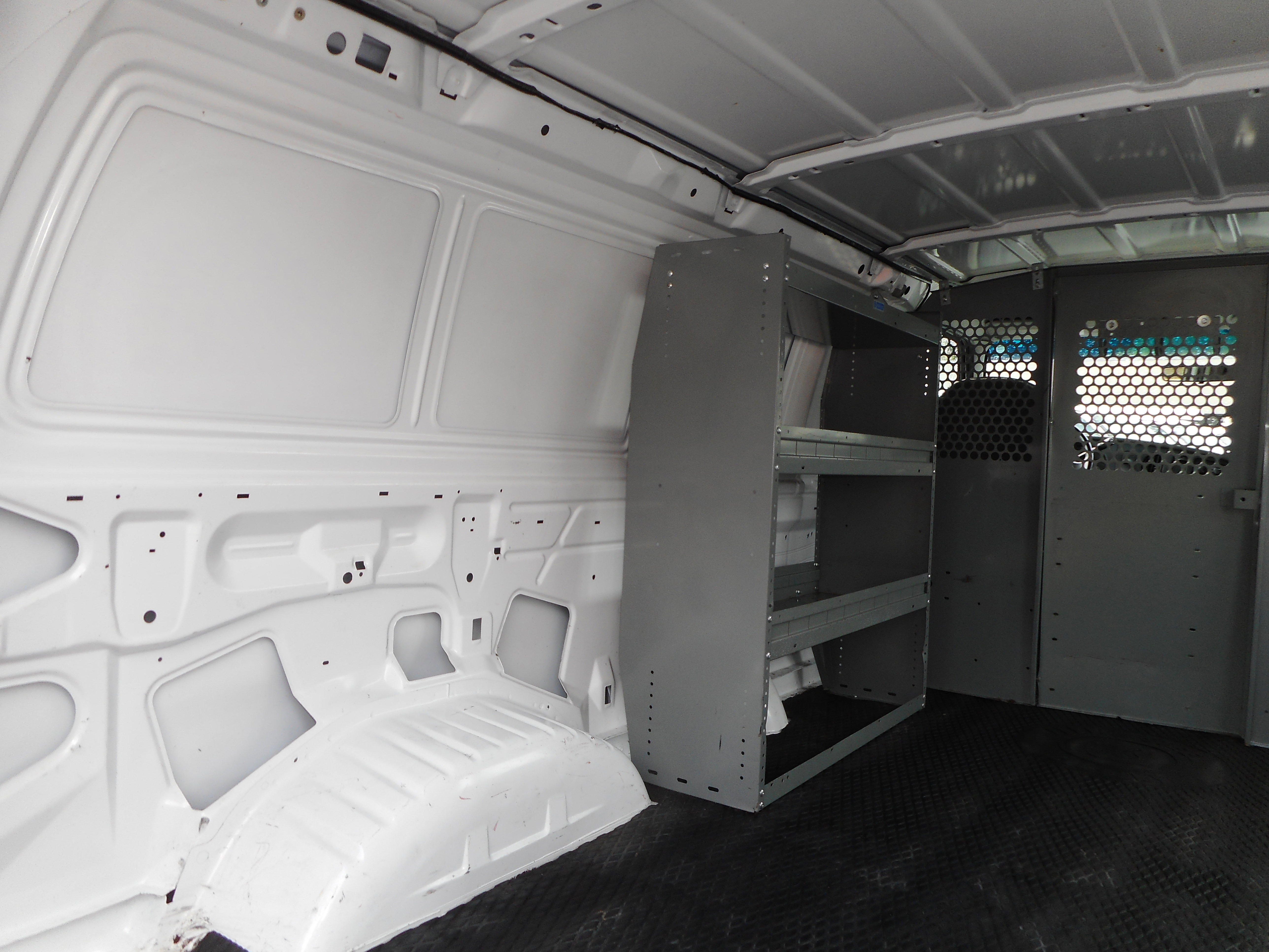 Used 1998 Ford E-150 and Econoline 150 image 17