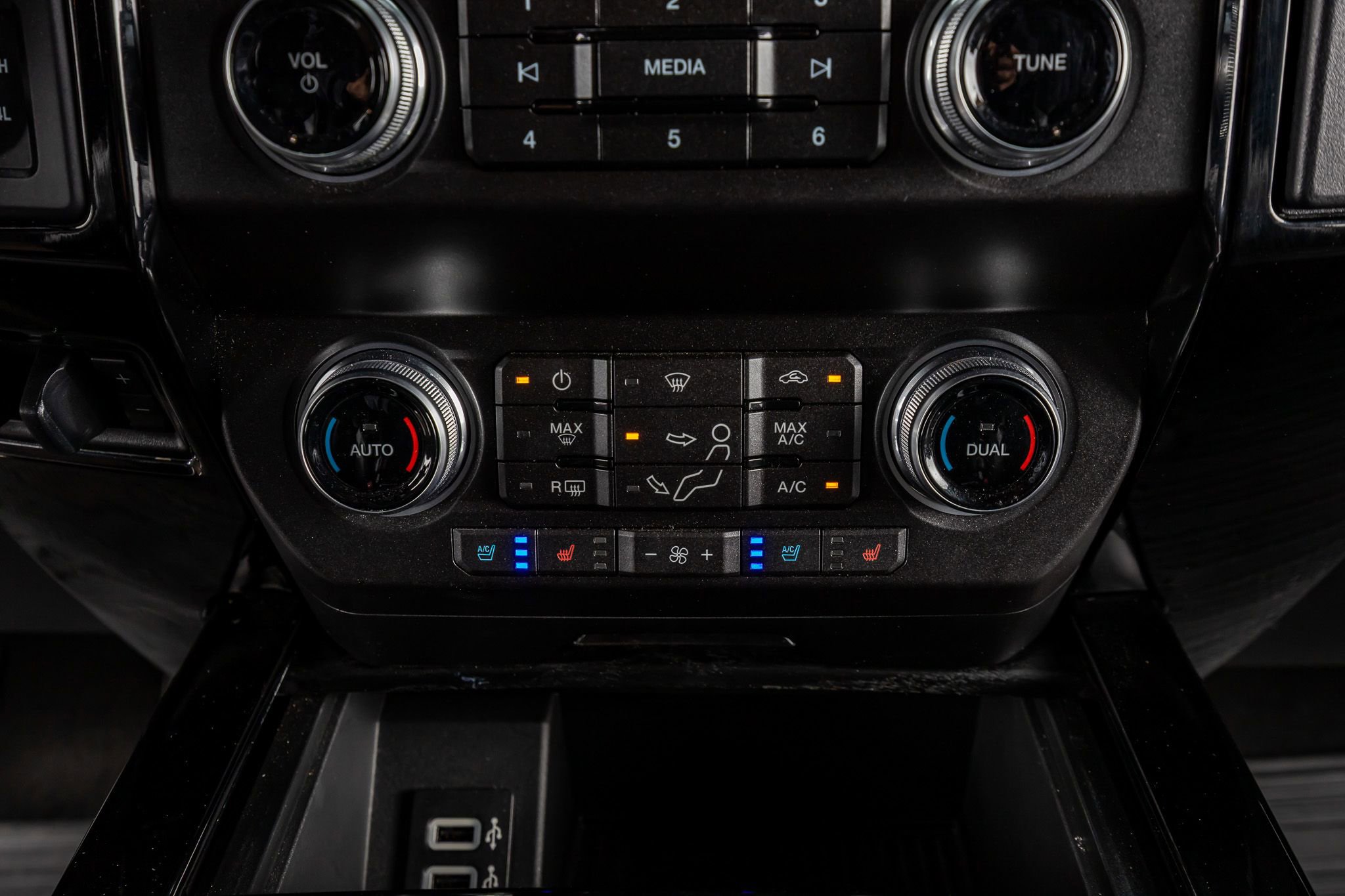 Used 2019 Ford F450 Platinum w/ Platinum Ultimate Package image 25