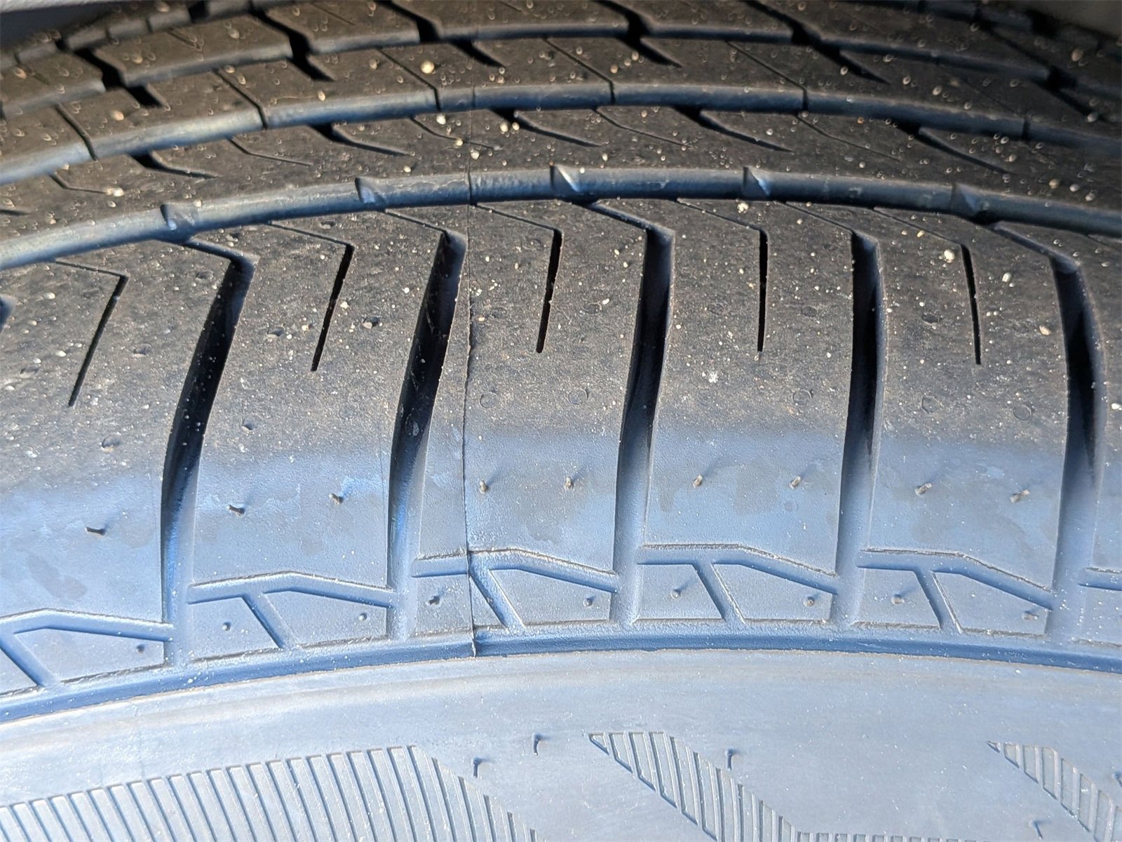 Used 2018 Ford Explorer Limited w/ Ford Safe & Smart Package image 11