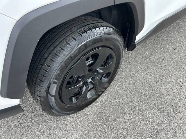 Used 2020 Toyota RAV4 LE FWD image 19