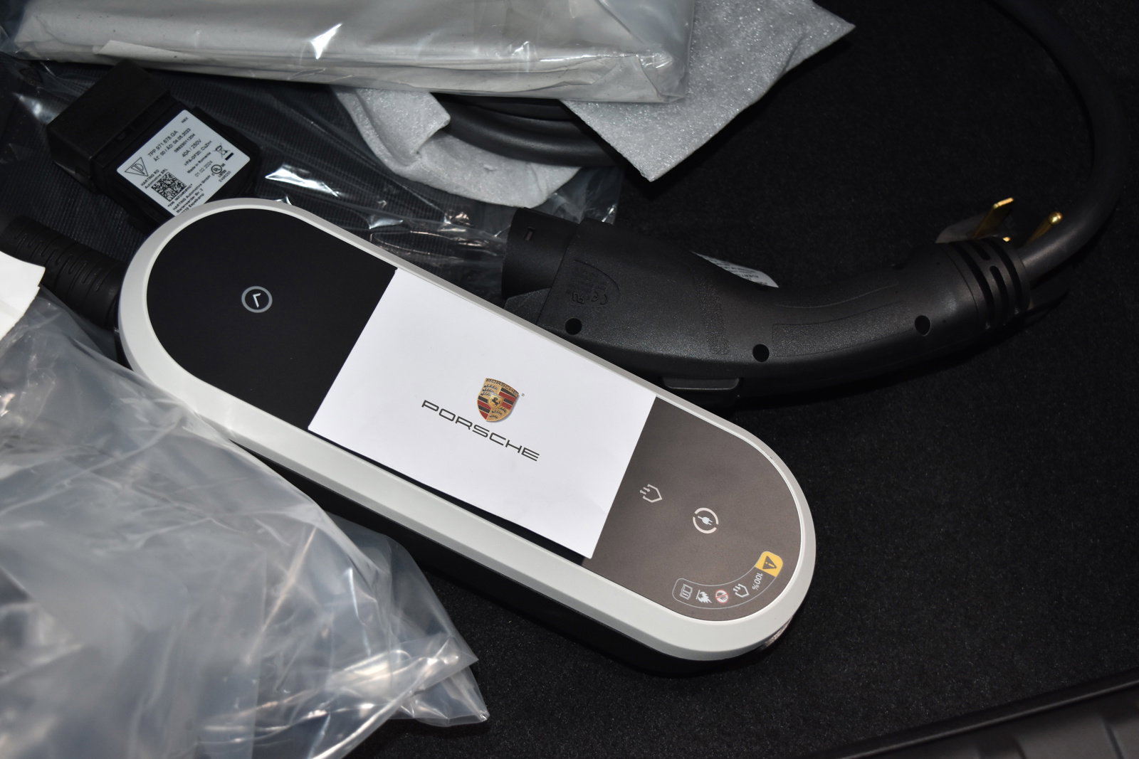 Used 2024 Porsche Taycan image 30